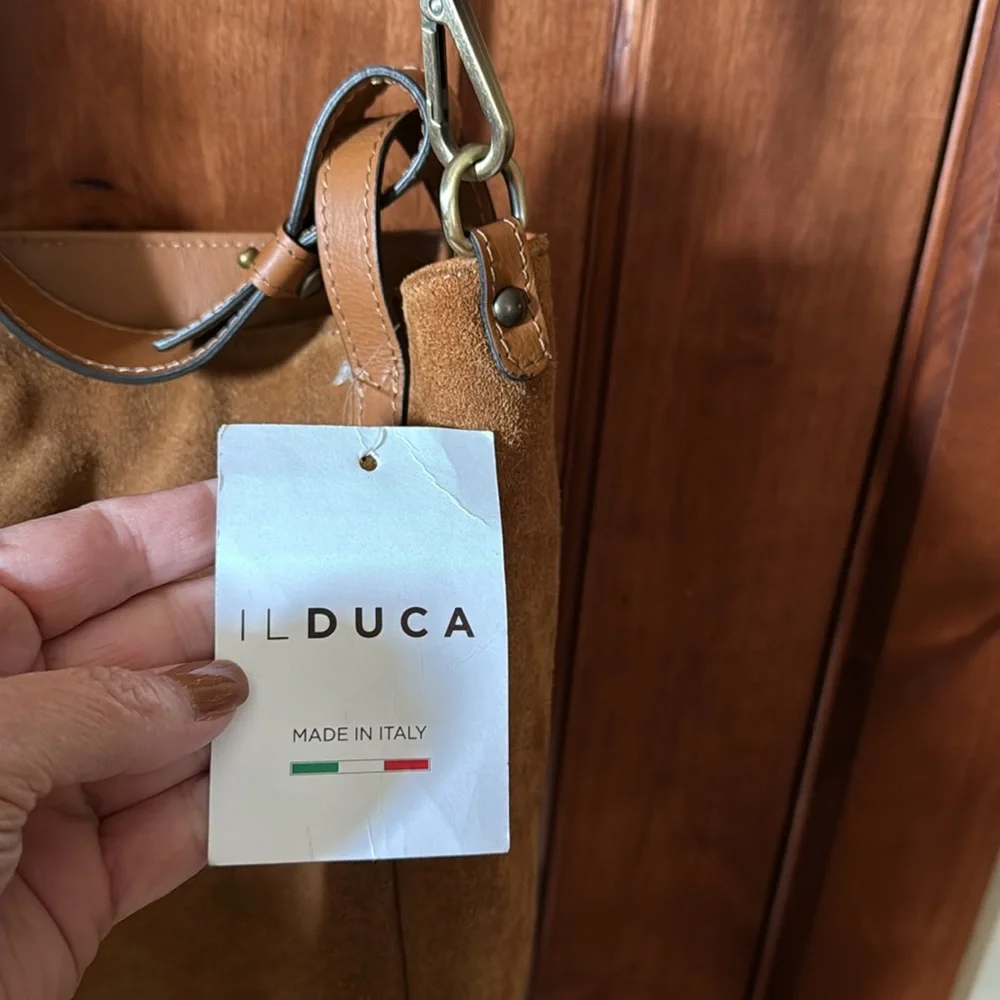 Elegant Tan Leather & Suede Shoulder Bag - Picture 4 of 10